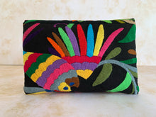 Cargar imagen en el visor de la galería, Clutch Tenango Multicolor
