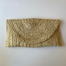 Cargar imagen en el visor de la galería, Clutch Iliana natural
