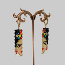 Cargar imagen en el visor de la galería, Aretes Frida

