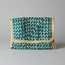 Cargar imagen en el visor de la galería, Clutch panal aqua
