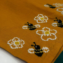 Cargar imagen en el visor de la galería, Blusa Abejas Mini
