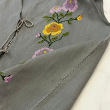 Cargar imagen en el visor de la galería, Chaleco Inspiración Flores
