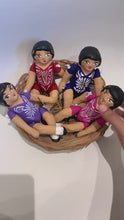 Cargar y reproducir el video en el visor de la galería, Mini Muñeca Lupita
